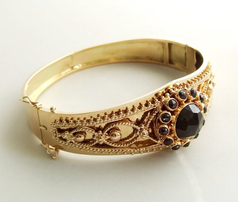 Classic Antique Gold Bracelets for Women