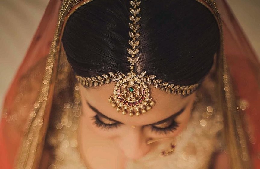 Kajal Aggarwal's Bridal Matha Patti | Threads - WeRIndia | Bridal jewellery  indian, Indian bridal hairstyles, Indian bridal jewelry sets