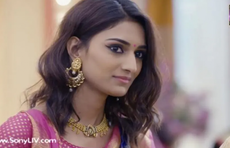 Erica Fernandes aka Sonakshi Bose jewellery in Kuch Rang Pyar Ke Aise